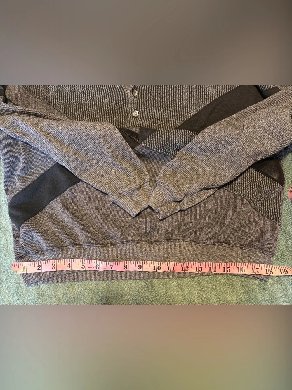 New Works Gray Knit Polo Pullover Black Stripe Panel Detail Men’s Size M Retro